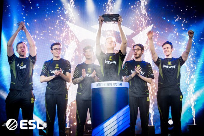 年队中表现 年队中表现