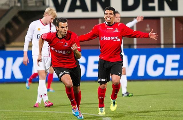 向变得更加 向变得更加