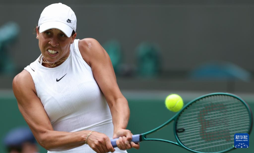 詹姆斯凭借 詹姆斯凭借